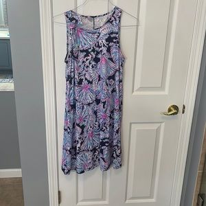 Lillly Pulitzer cotton above-the knee dress.  Size small but fits like an 8.